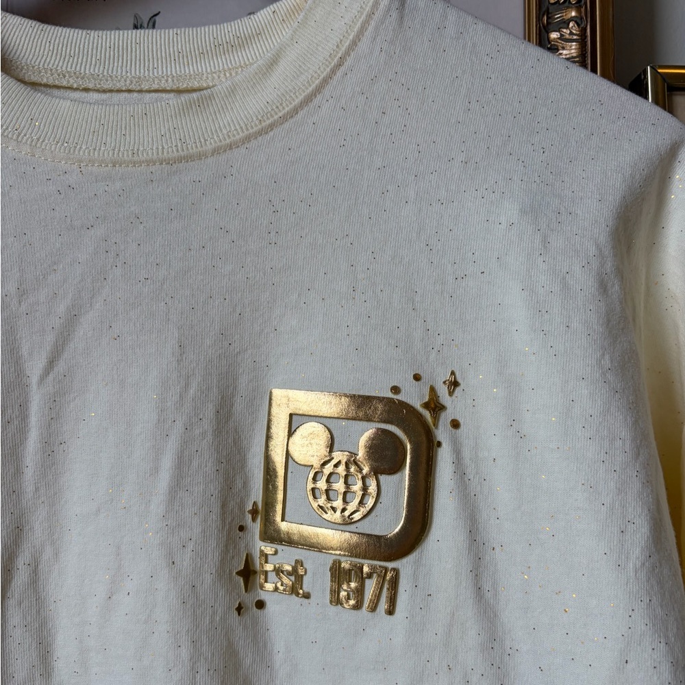 Disney Walt Disney World Gold Foil Castle Cream Spirit Jersey Size Medium - Picture 3 of 9